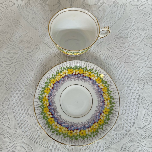 Royal Stafford Bone China Glendale Teacup & Saucer - Picture 4 of 4